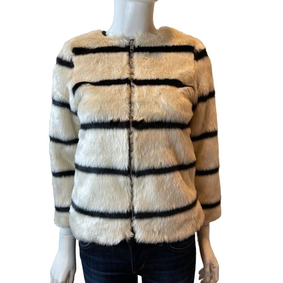 NWT Gap Kids Striped Faux Fur Coat Full Zip Up Long Sleeve Ivory Black SZ Medium - Picture 2 of 8
